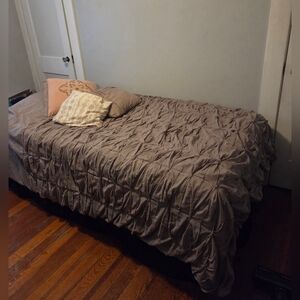 Gray Twin Size Duvet Or Bedspread